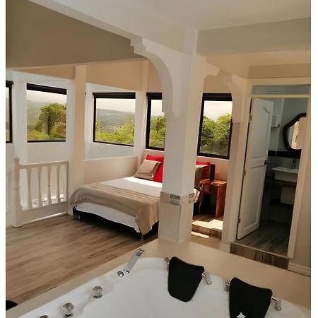 Casa Hotel Alicia ฟิลานเดีย ภายนอก รูปภาพ