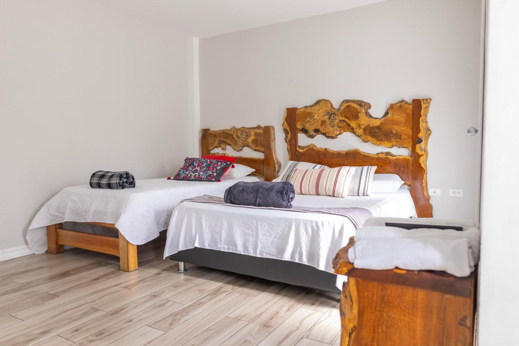 Casa Hotel Alicia ฟิลานเดีย ภายนอก รูปภาพ